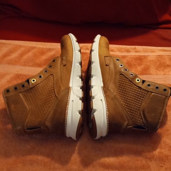 TIMBERLAND'S. - Picture 2 of 5